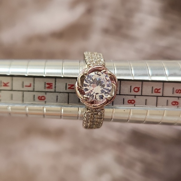Elegant Silver and Pink Crystal Ring